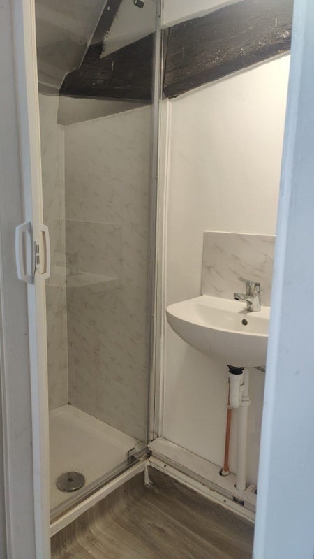 Room Fawn's Manor Close in Greater London