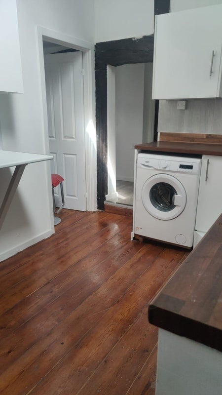 Room Fawn's Manor Close in Greater London