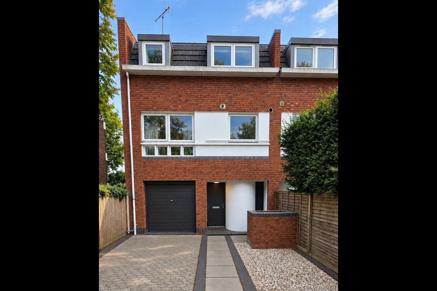 House College Crescent in Greater London