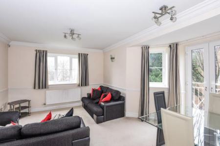 Flat Manning Place in Greater London