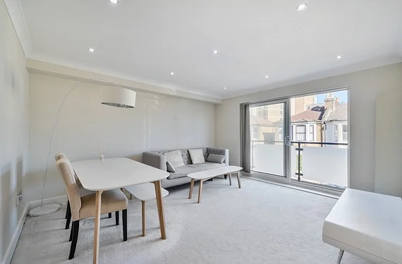 Flat Hartfield Crescent in Greater London