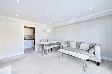 Flat Hartfield Crescent in Greater London