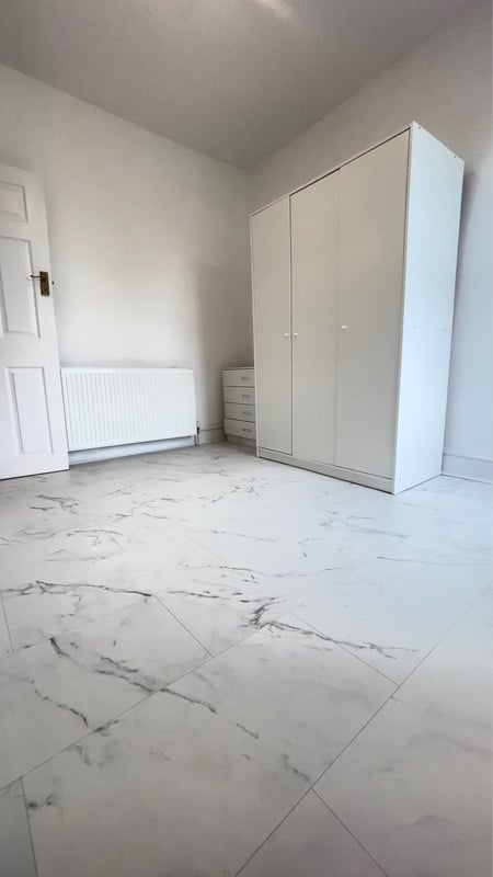 Room Garibaldi Street in Greater London