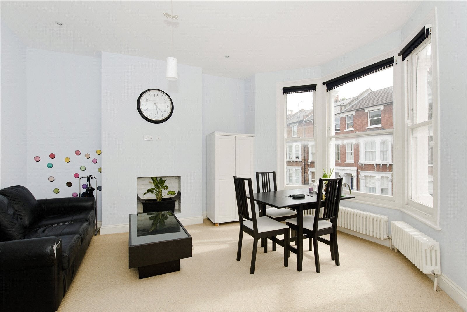Flat Horsell Road in Greater London