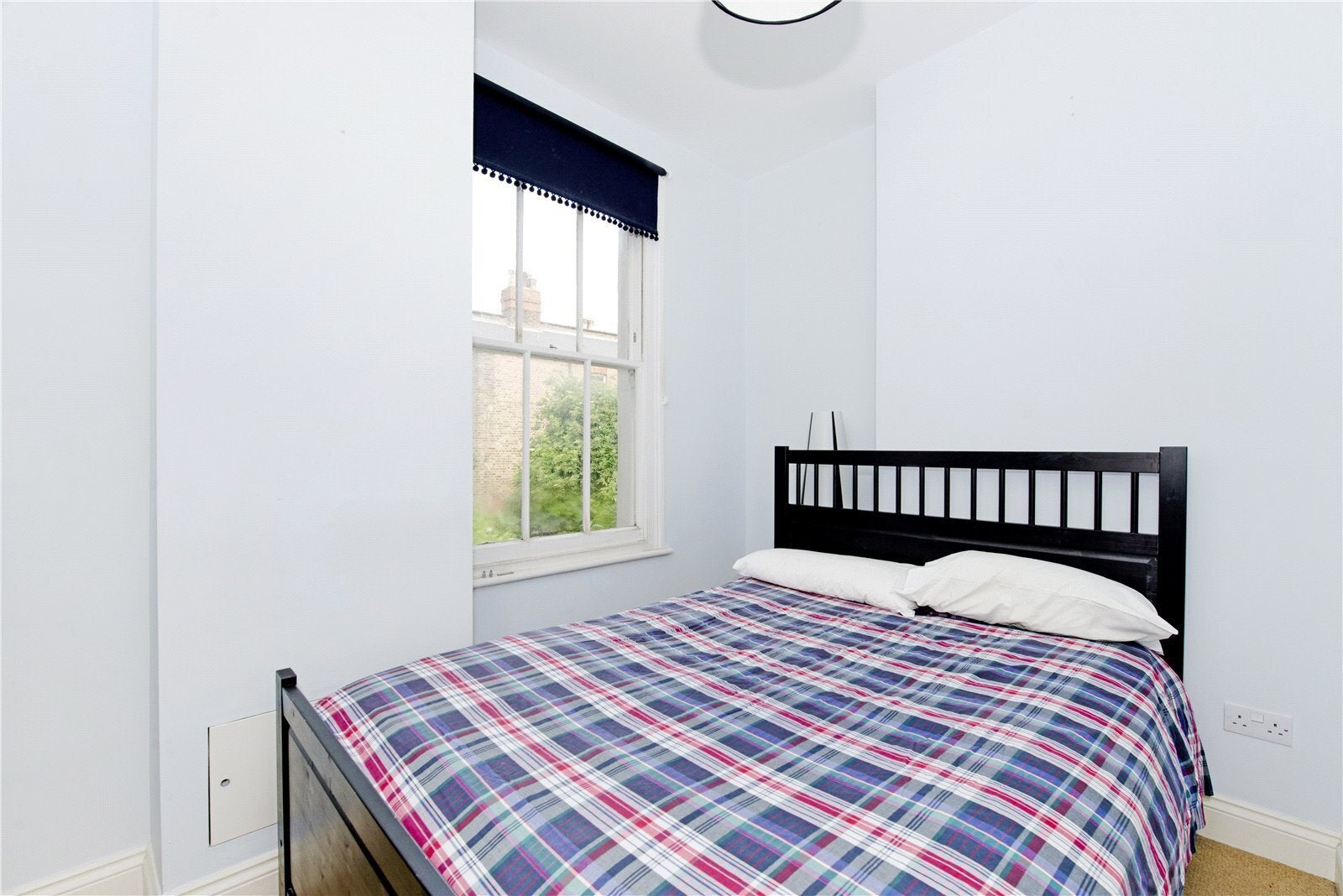 Flat Horsell Road in Greater London