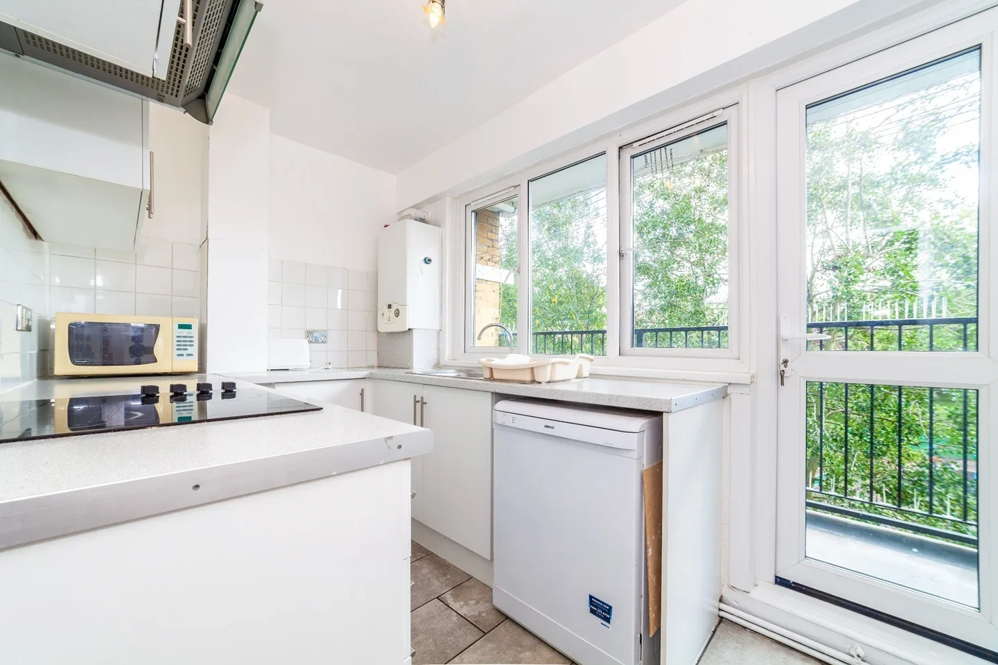 Room Tildesley Road in Greater London