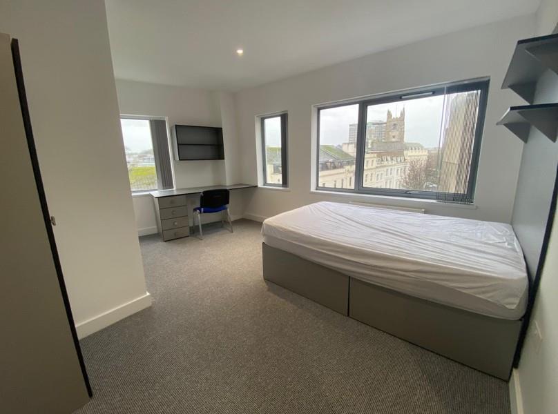 Flat Kinterbury Street in Plymouth