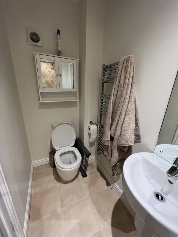 Room Plender Street in Greater London