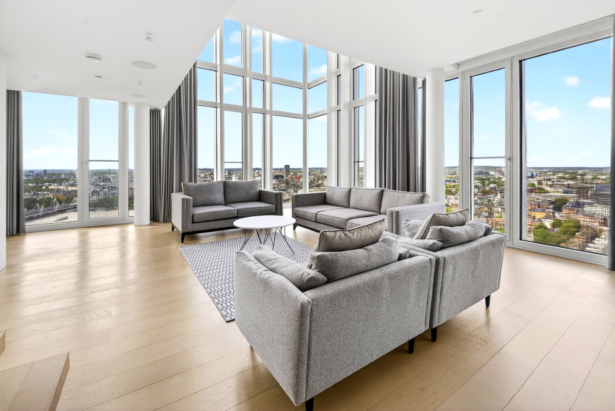 Flat Hatfields in Greater London