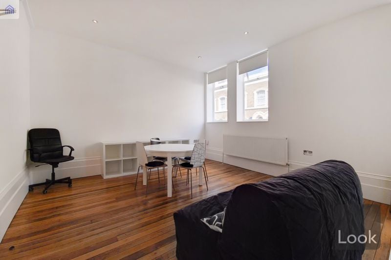 Flat Cyprus Street in Greater London