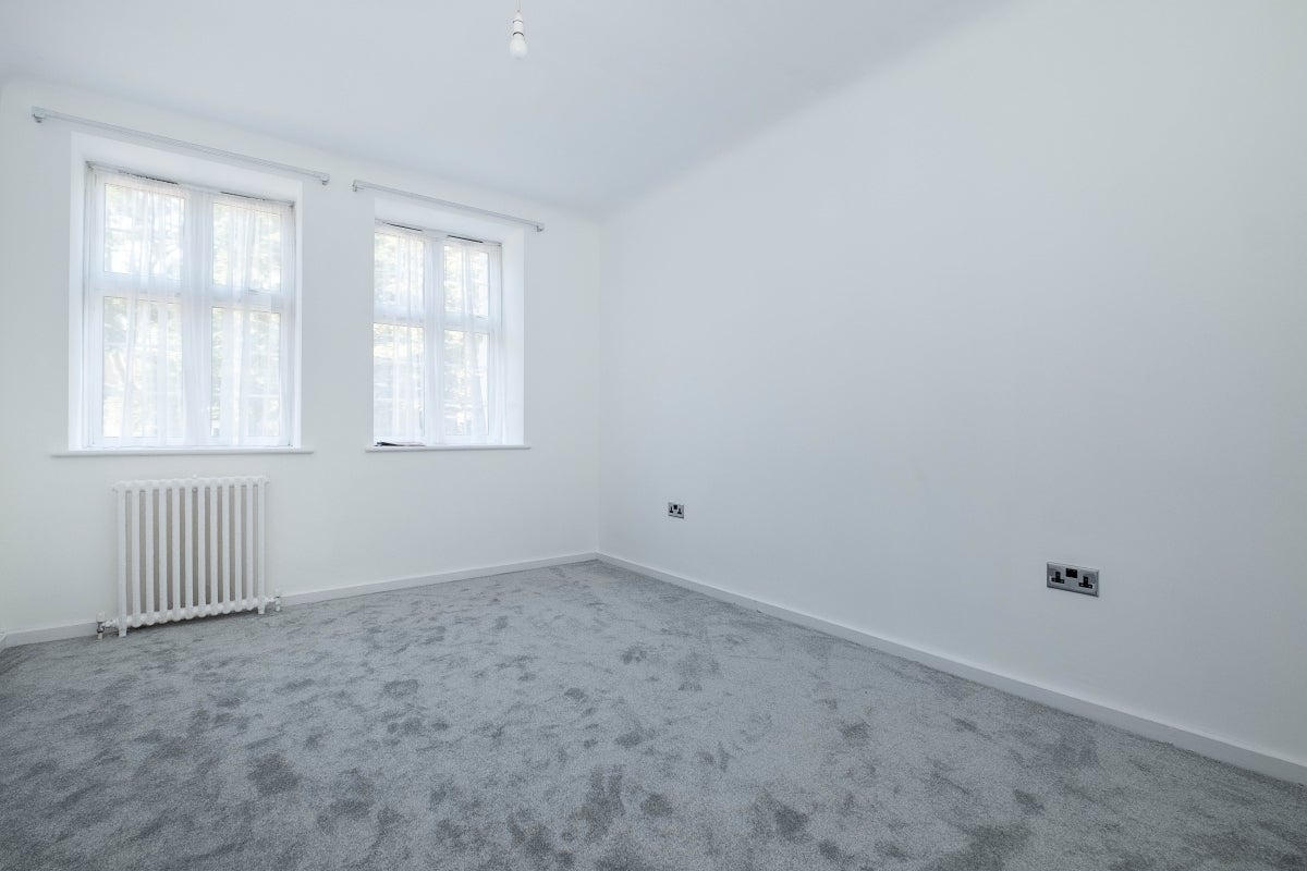 Flat The Downs in Greater London