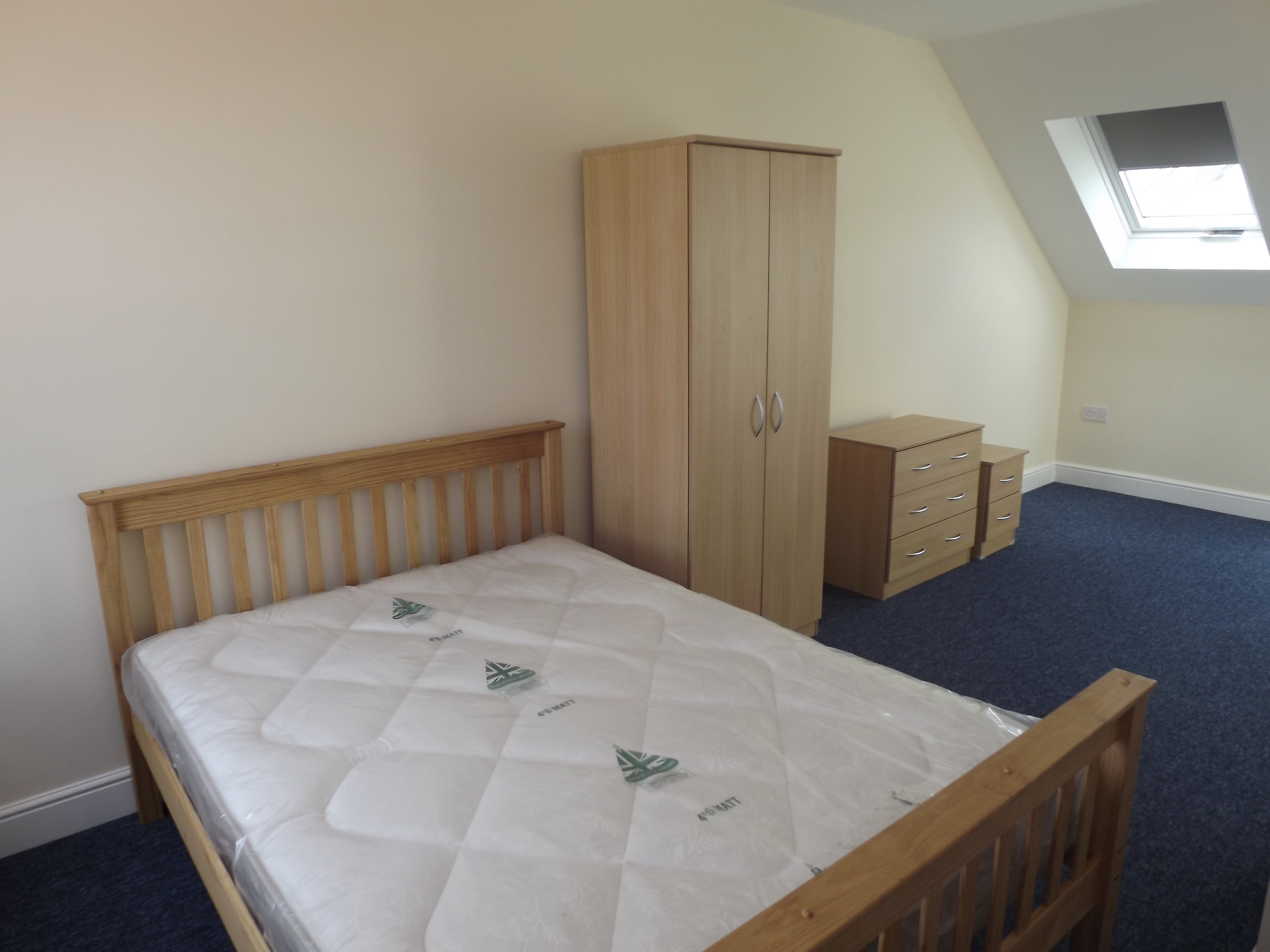 Room Gloucester Road in Bristol