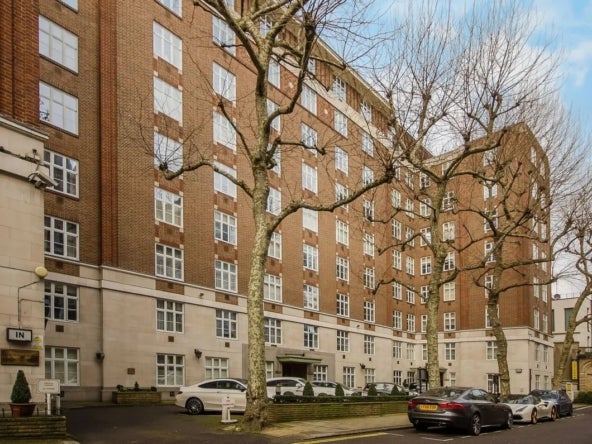 Flat Chesterfield Gardens in City of Westminster