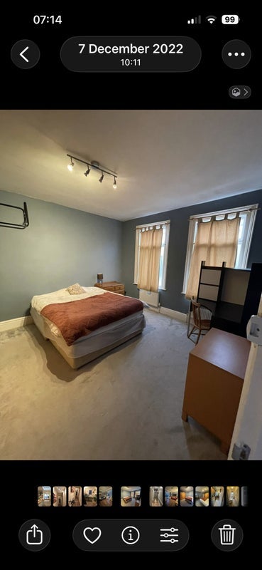 Flat Falcon Mews in Greater London