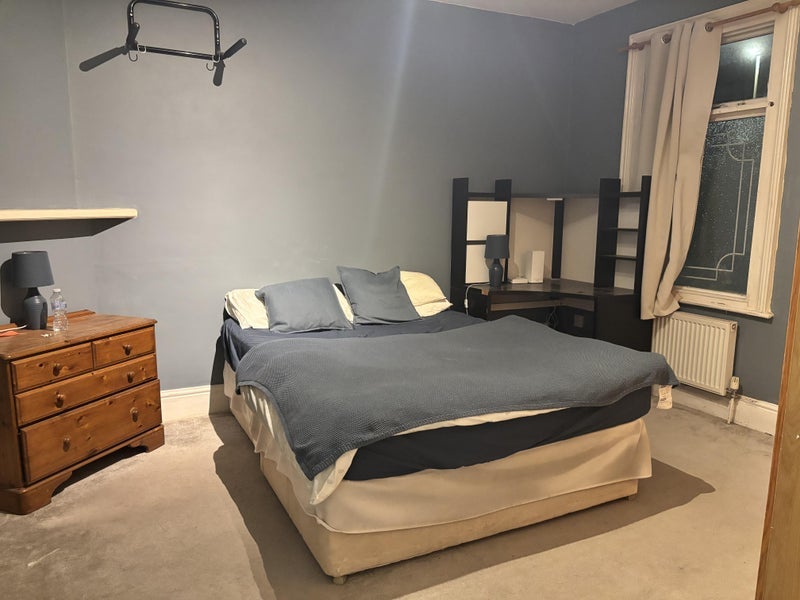 Flat Falcon Mews in Greater London