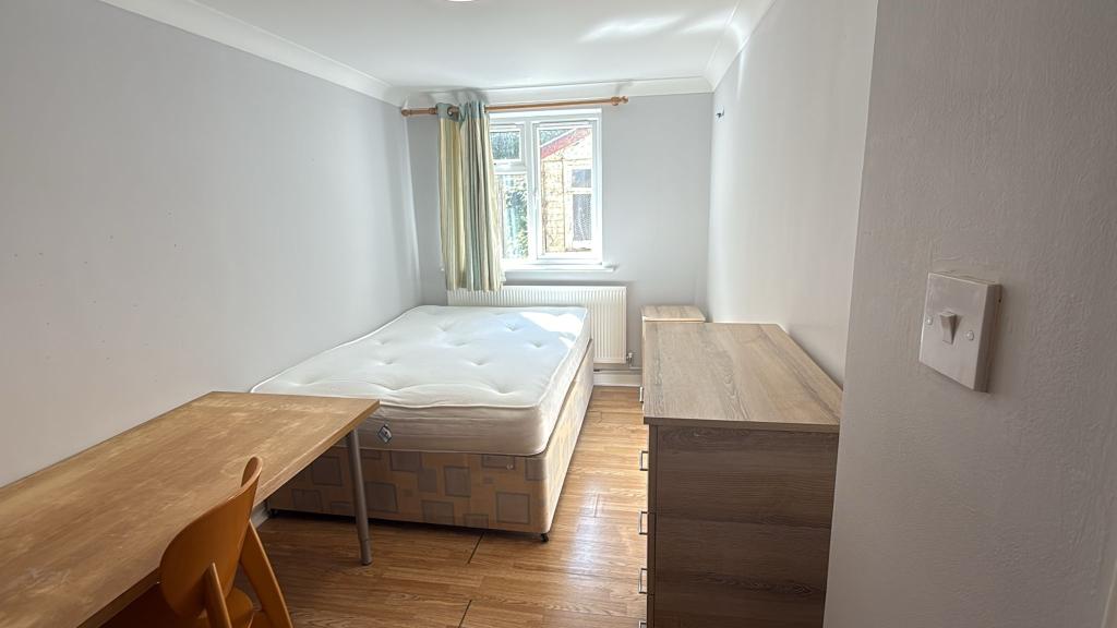 Room Merton Road in Southampton