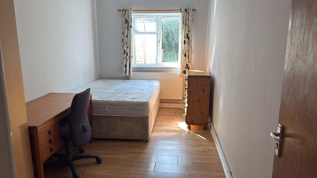 Room Merton Road in Southampton