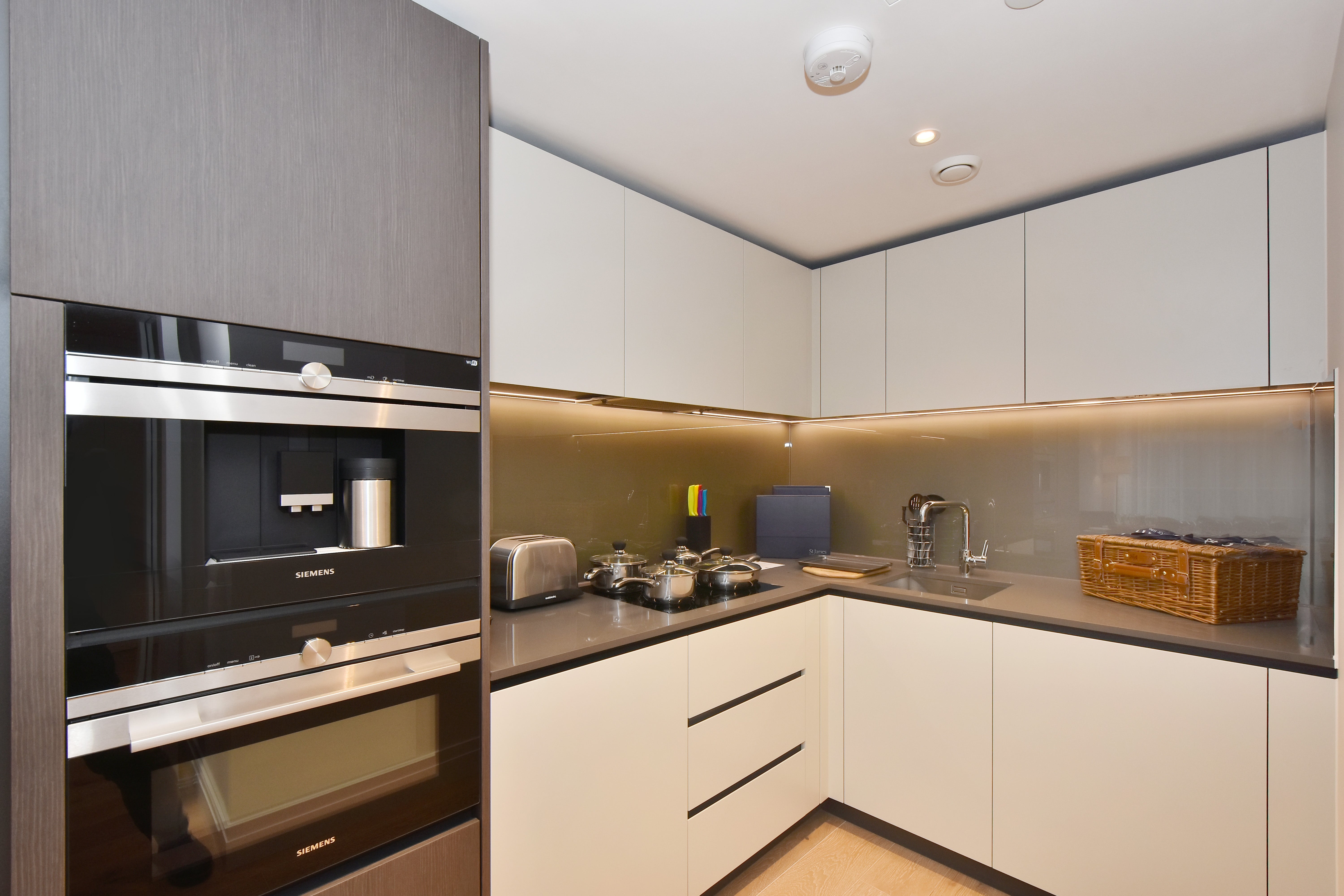 Flat Riverlight Quay in London