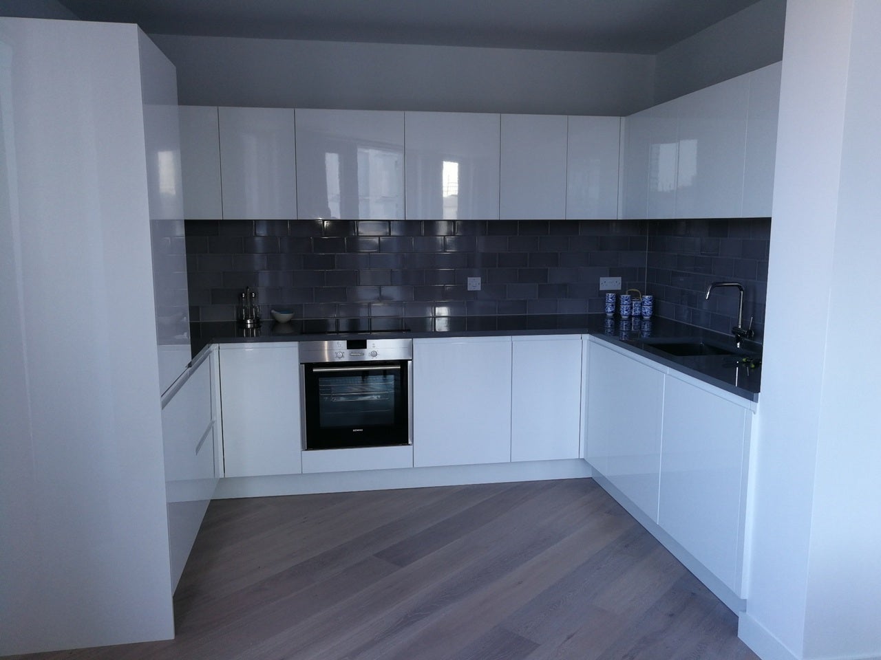 Flat Admiralty Avenue in Greater London