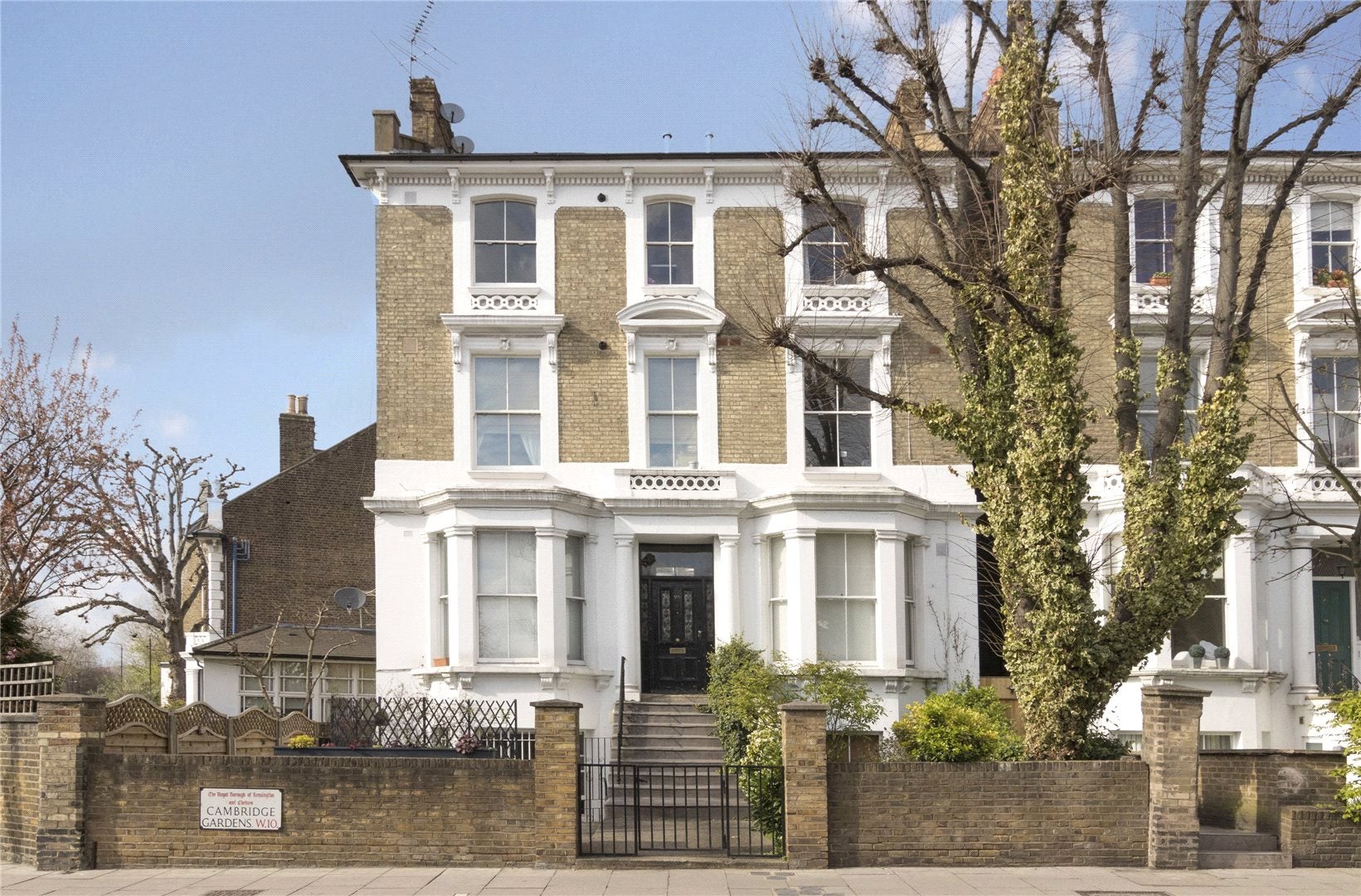 Flat Cambridge Gardens in Greater London