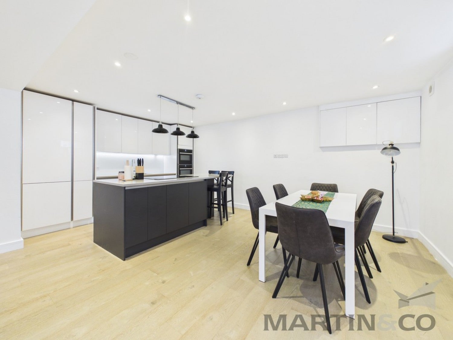 Flat Gabriel Square in St Albans