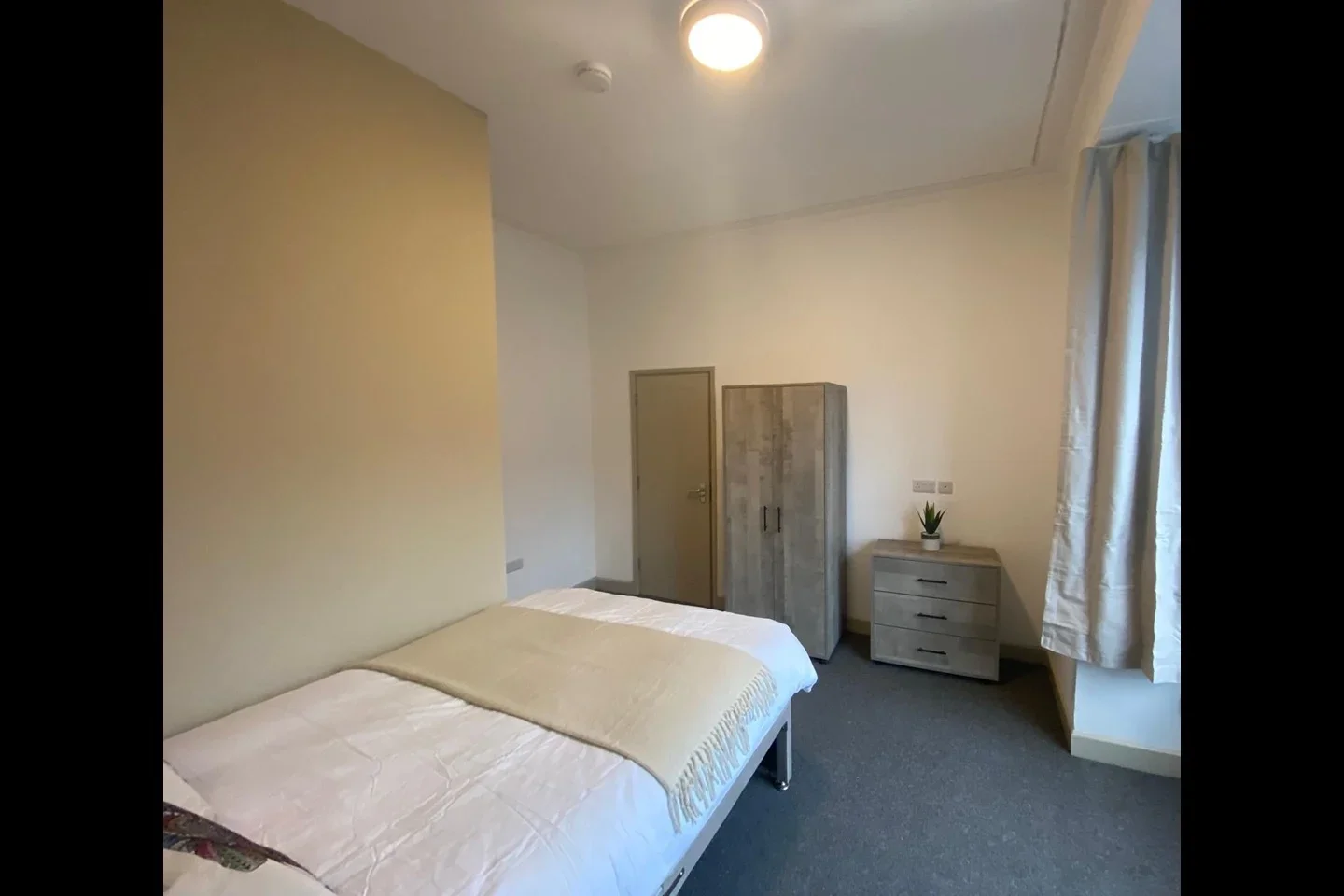 Room Shobnall Street in East Staffordshire