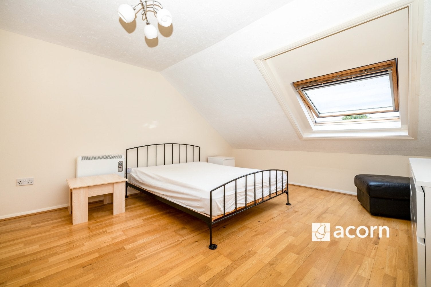 Flat Oxley Close in Greater London