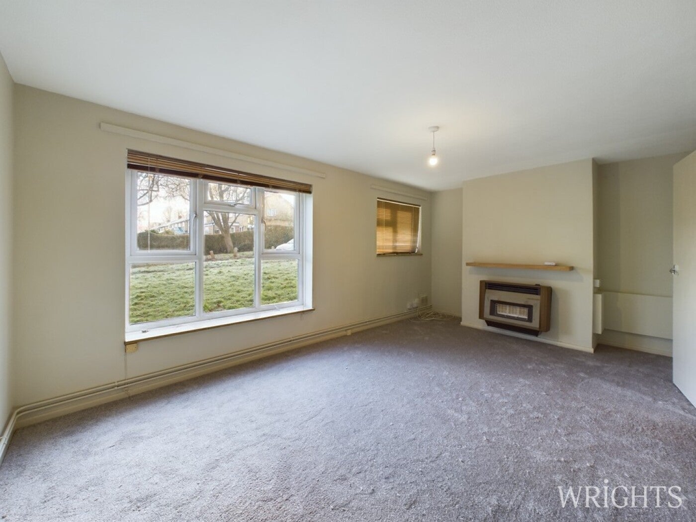 Flat Harwood Hill in Welwyn Hatfield