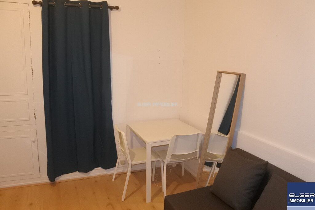 Flat Rue de Plaisance in Paris