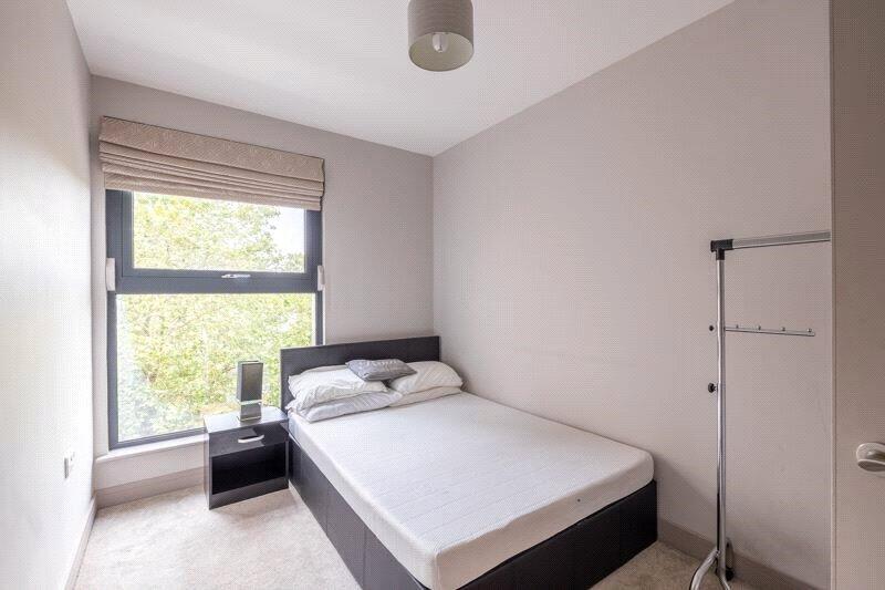 Room Farrs Lane in Bristol