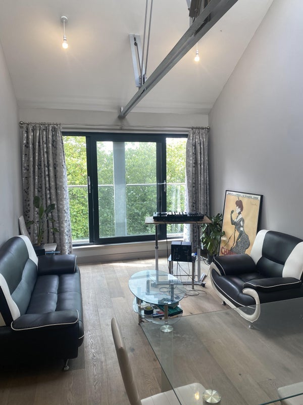 Room Farrs Lane in Bristol