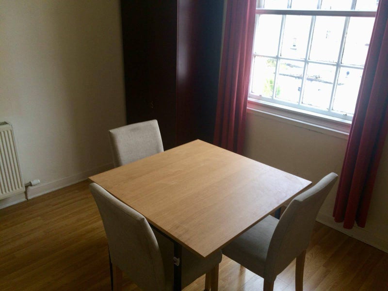 Flat Simon Square in City of Edinburgh