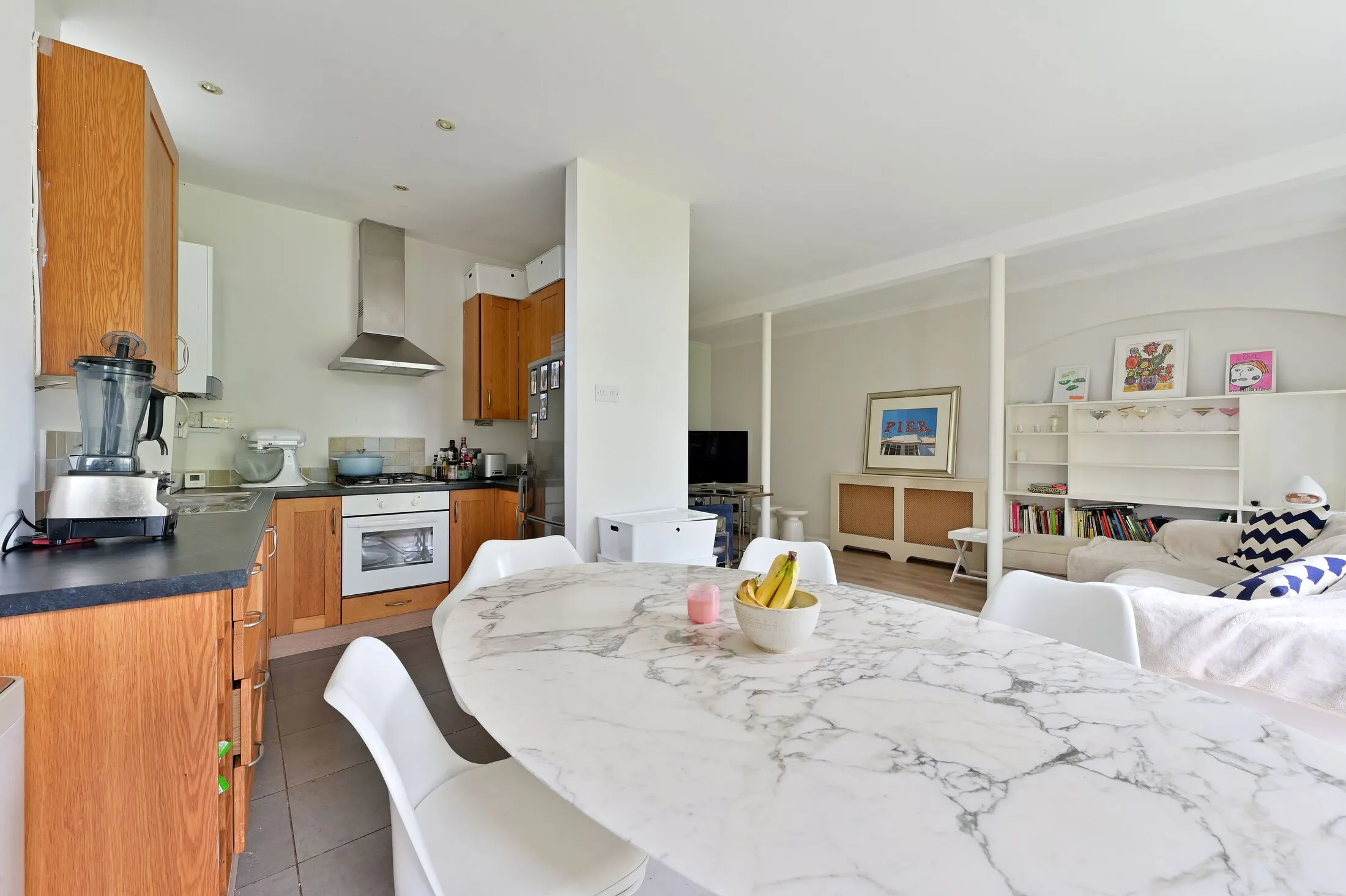Flat Castelnau in Greater London