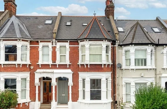 Flat Mill Lane in Greater London