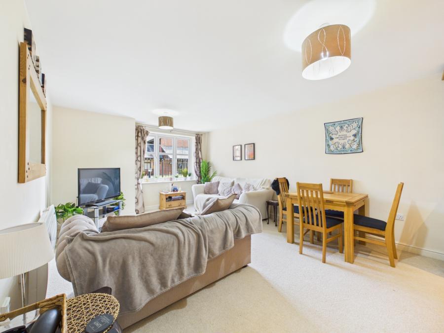 Flat Warwick Square East in Carlisle