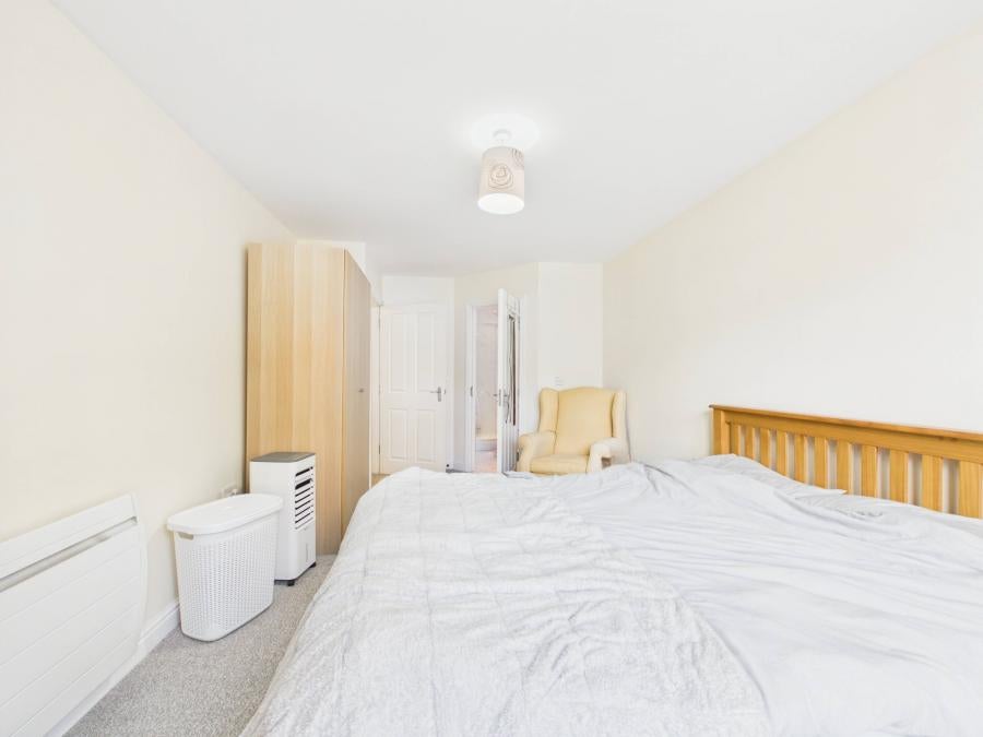 Flat Warwick Square East in Carlisle