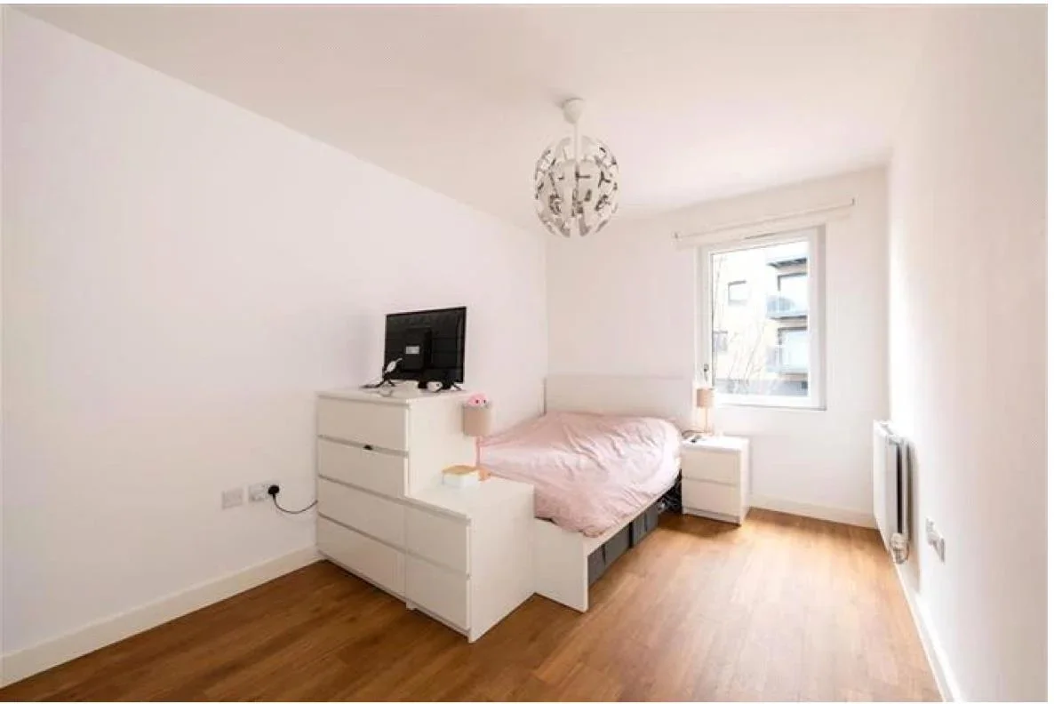 Flat Collendale Road in Greater London