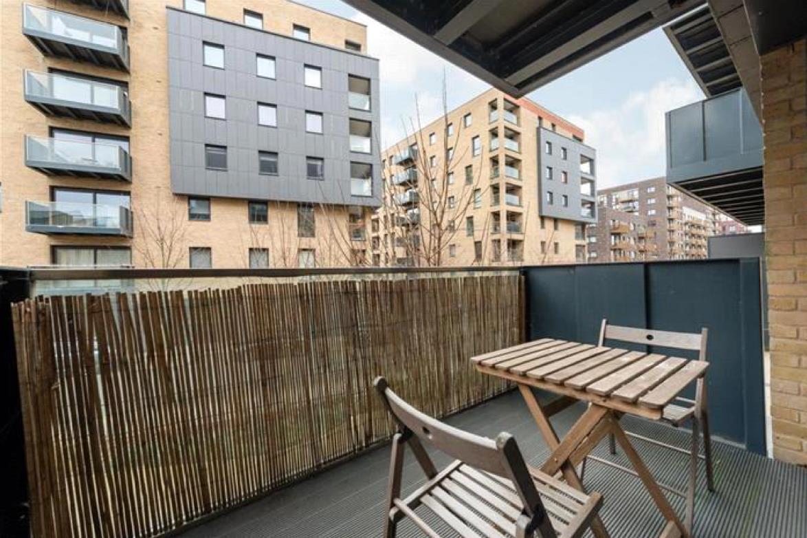 Flat Collendale Road in Greater London