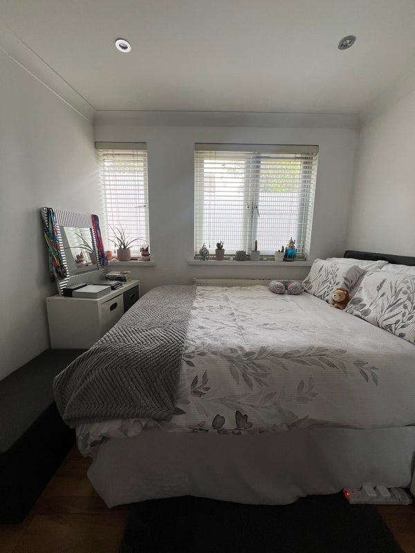 Room Manger Road in Greater London