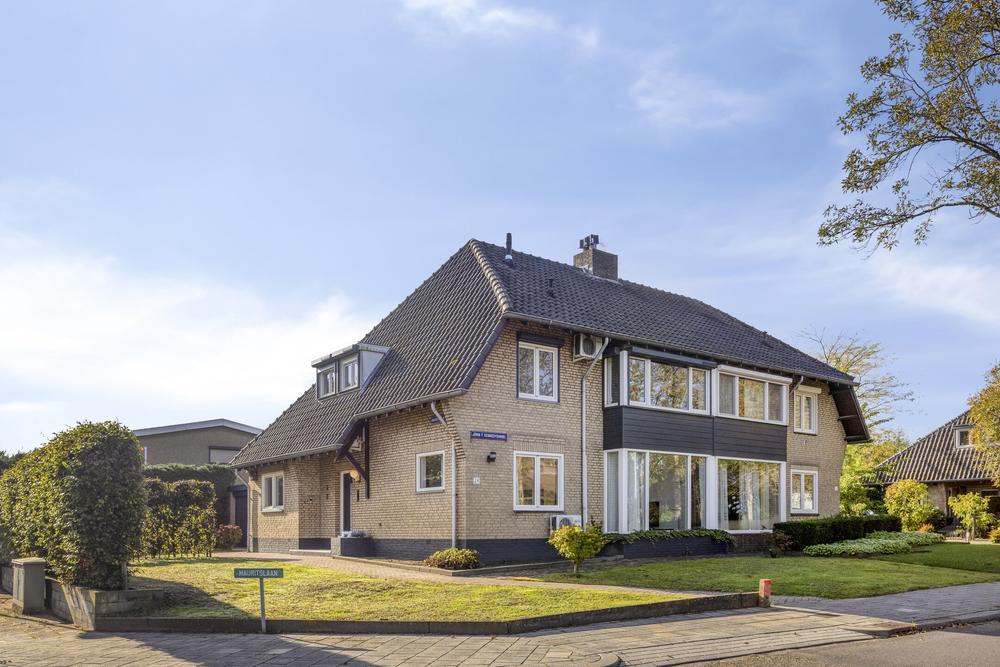 Huis John F. Kennedysingel 24 in Melick