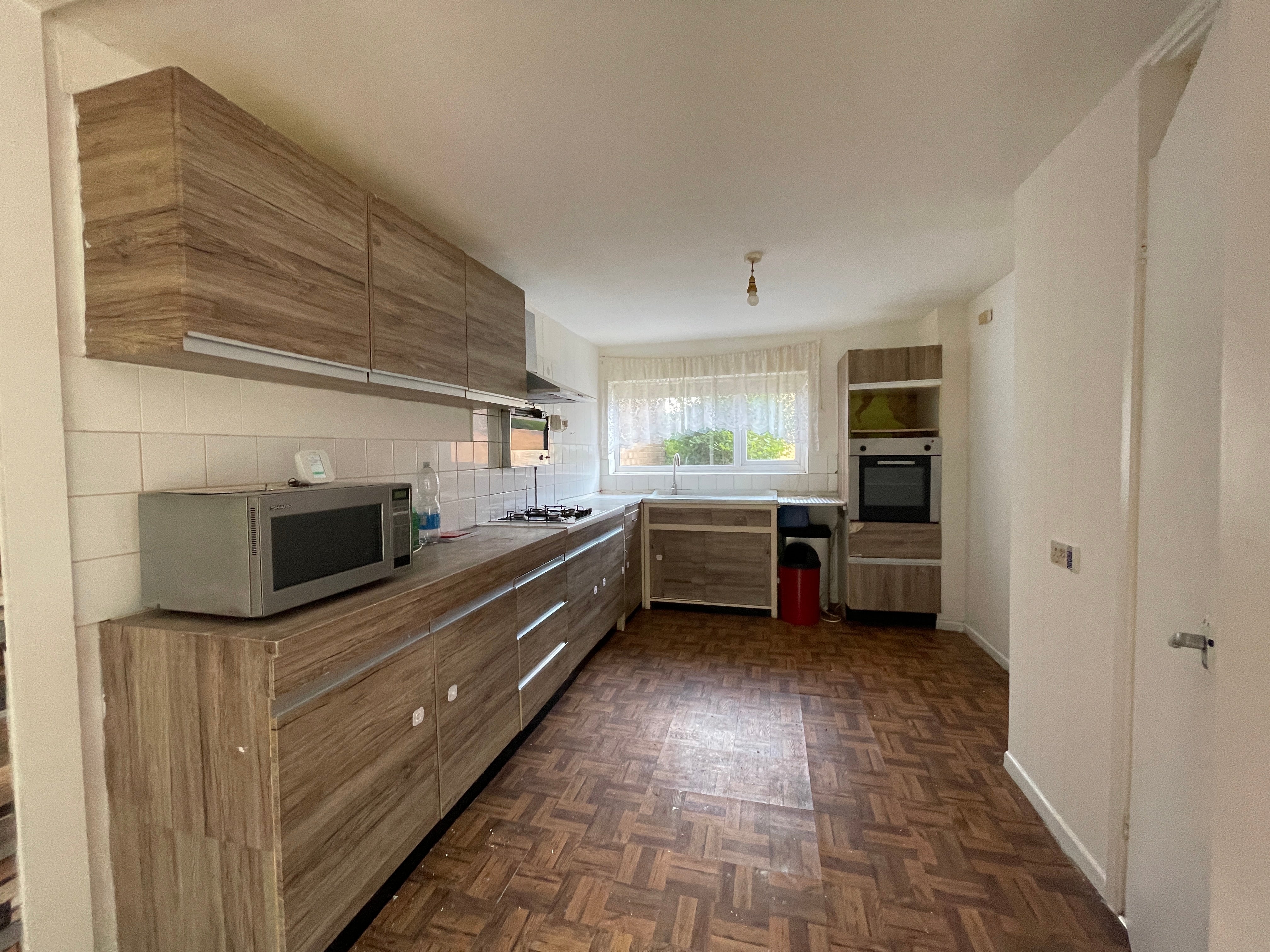 House Hunts Close in Luton