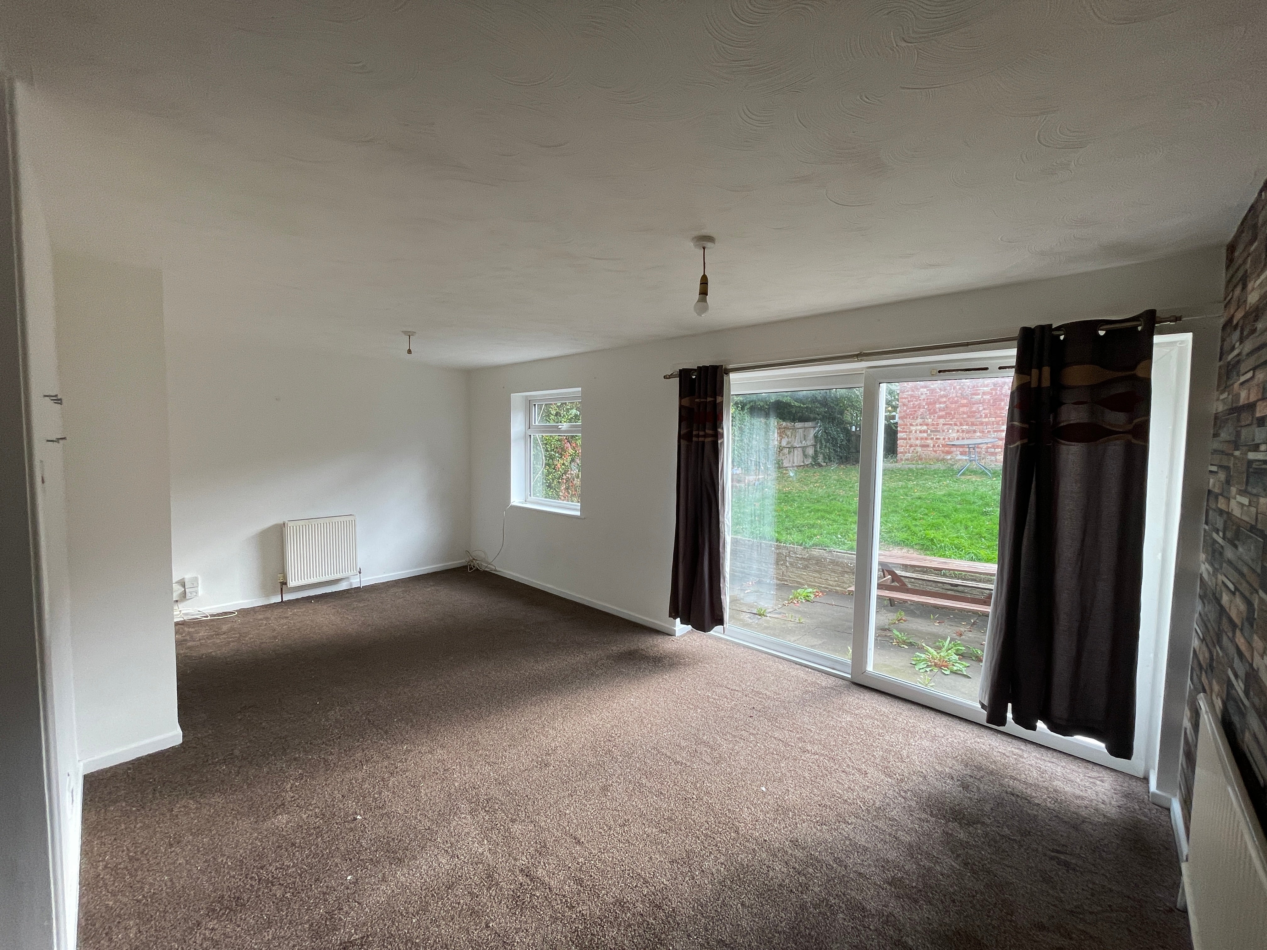 House Hunts Close in Luton