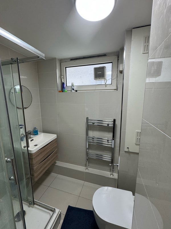 Room Evenwood Close in Greater London
