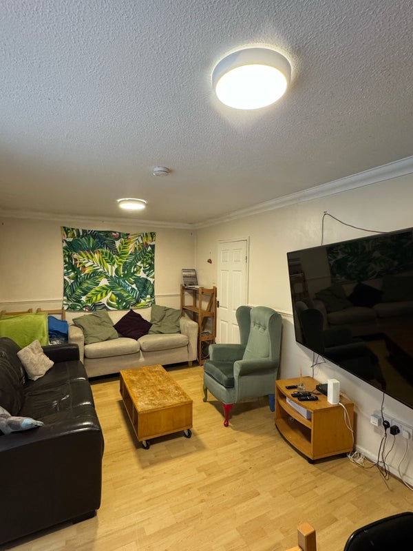 Room Evenwood Close in Greater London