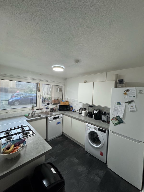 Room Evenwood Close in Greater London