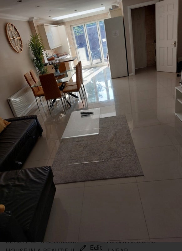 House Arundel Close in Greater London