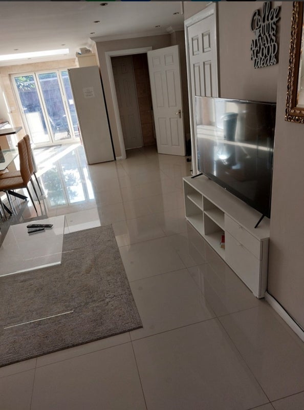 House Arundel Close in Greater London