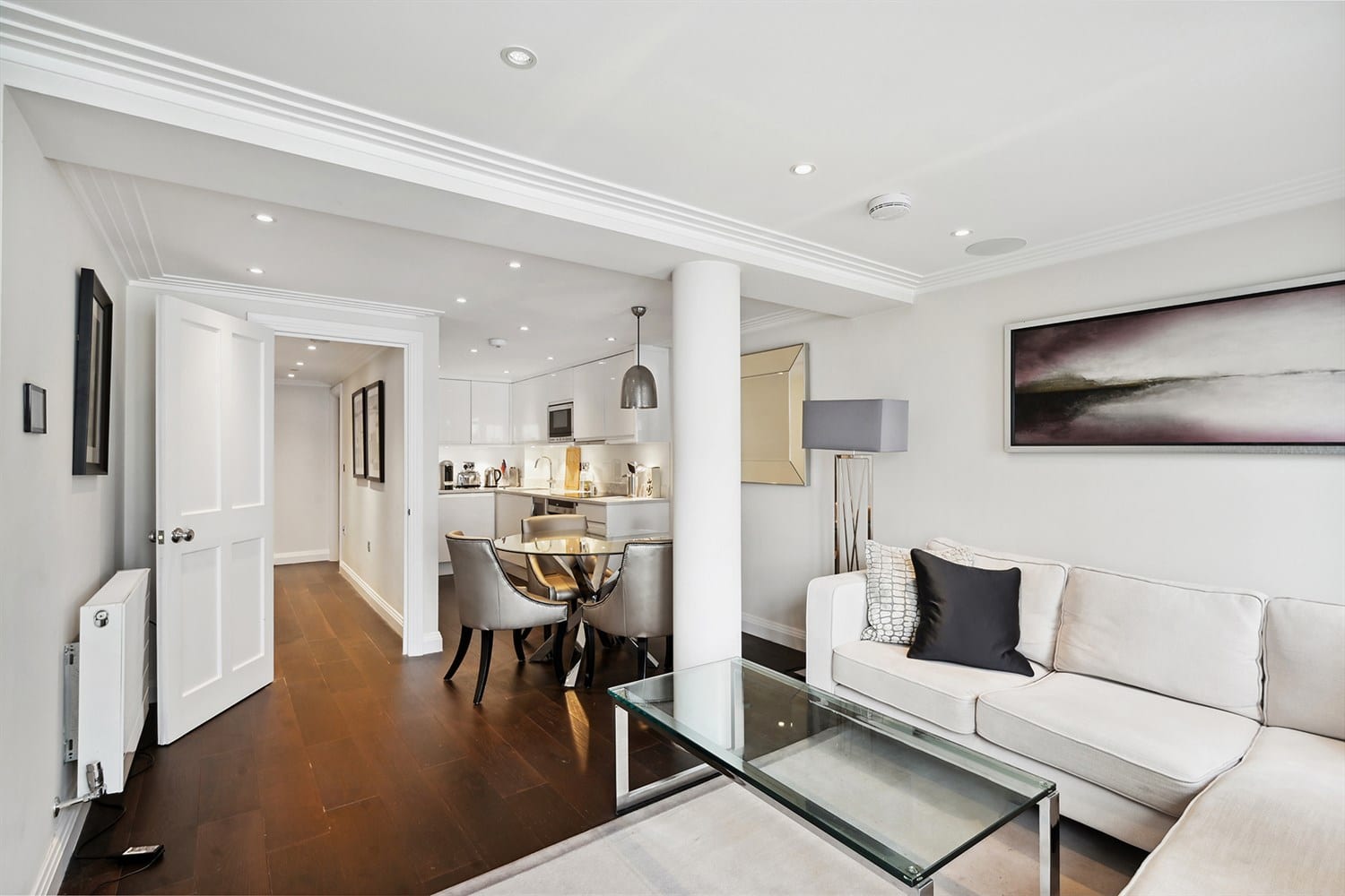 Flat Peony Court in Greater London