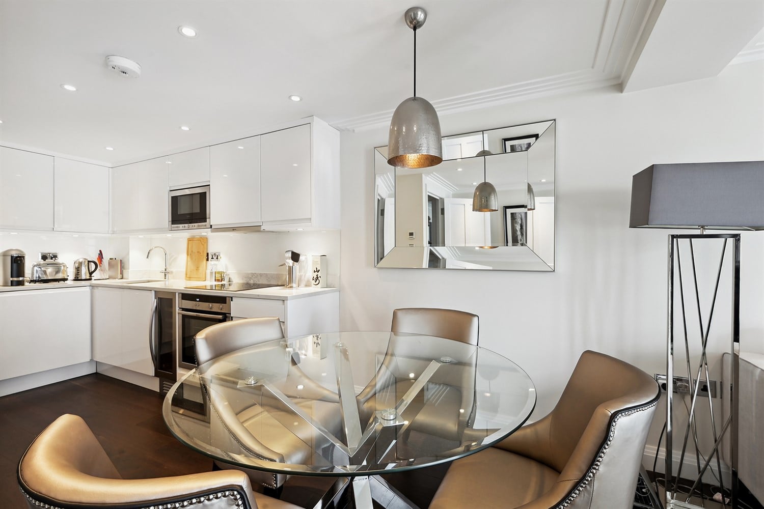 Flat Peony Court in Greater London
