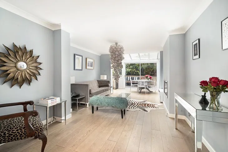 Flat Ovington Square in Greater London
